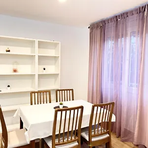 Nuevo Recién Reformado Cerca De Barcelona Apartamento